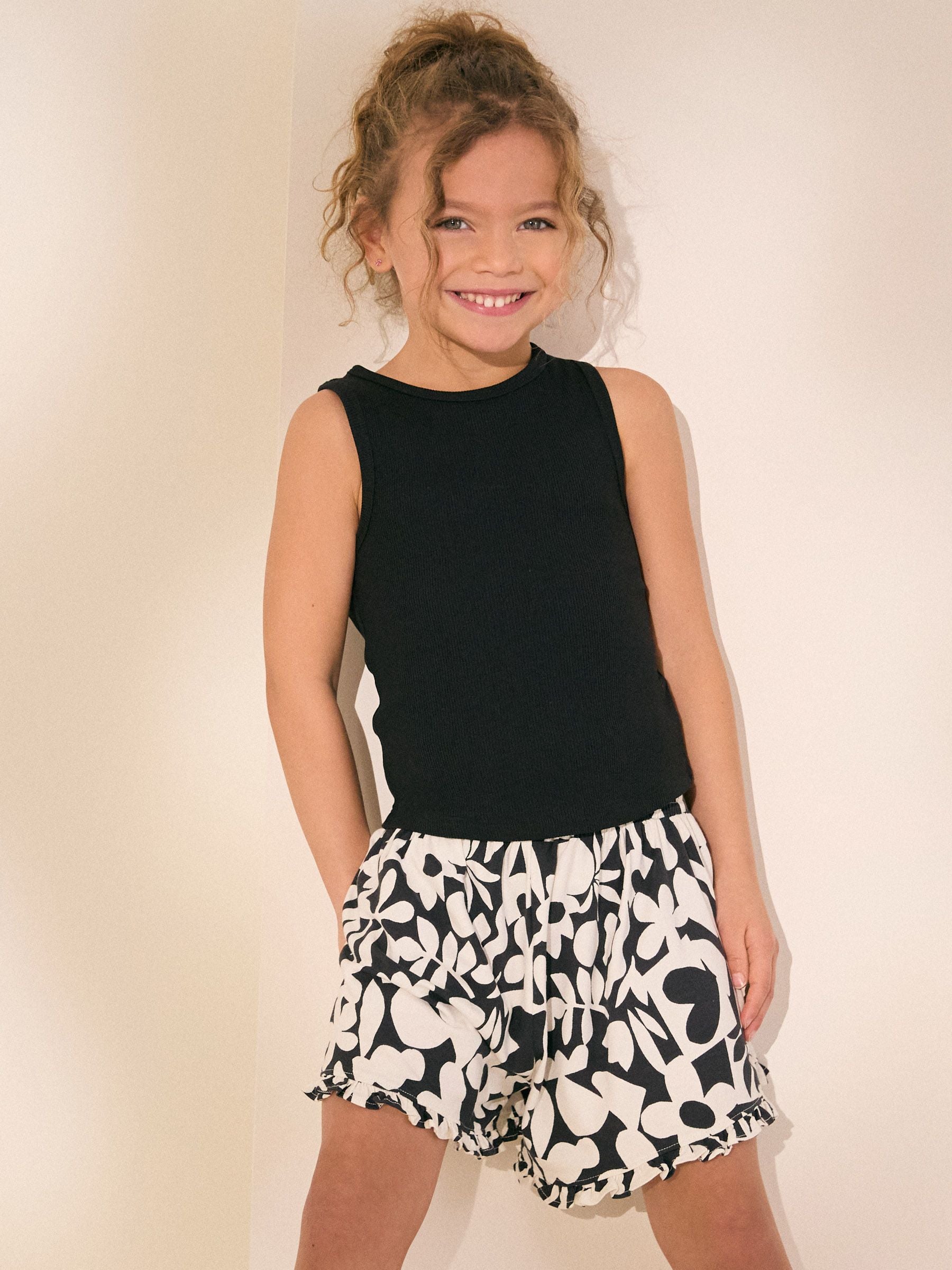 Black Rib Vest (3-16yrs)