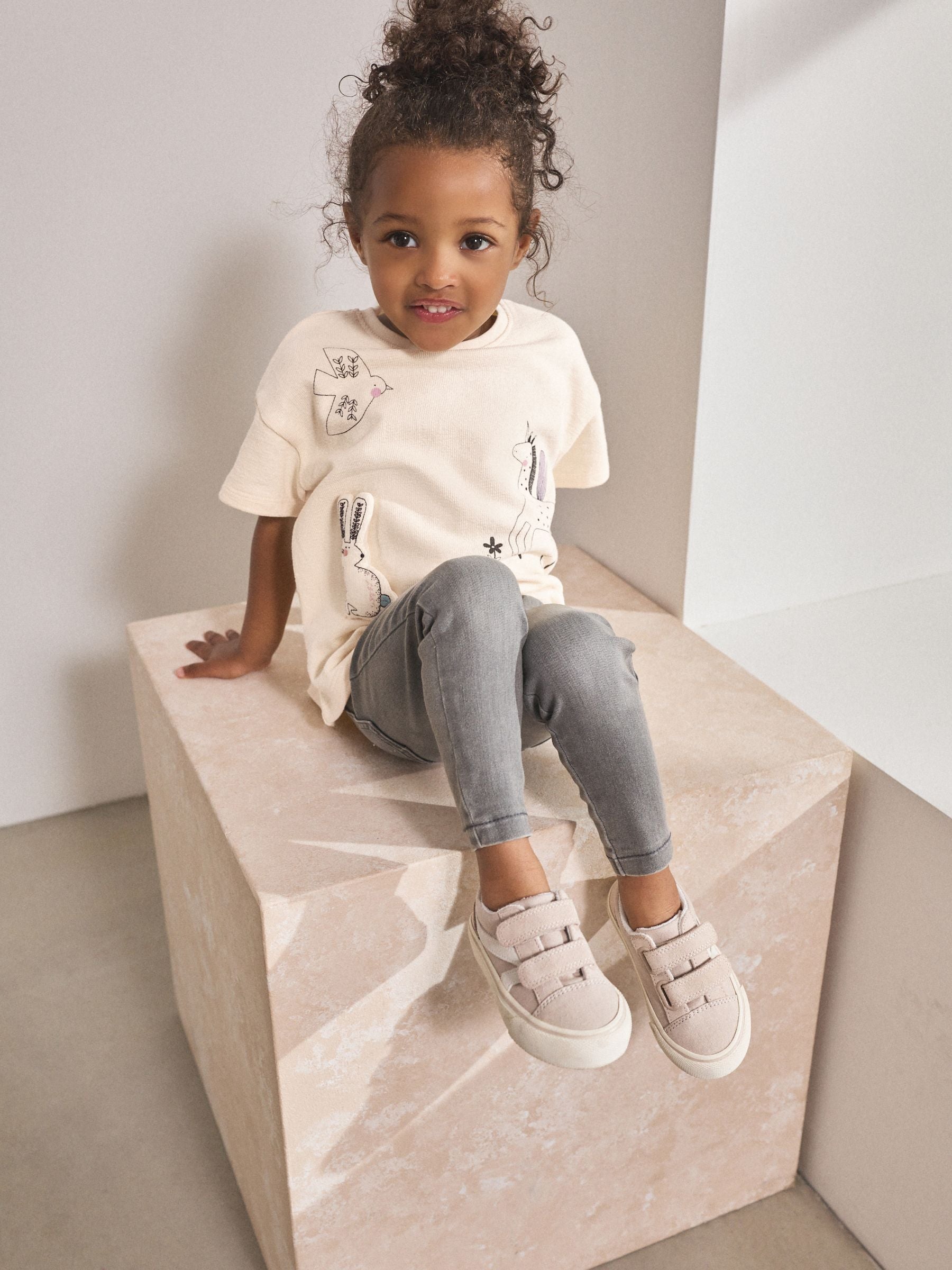 Ecru Unicorn Short Sleeve T Shirt (3mths-7yrs)