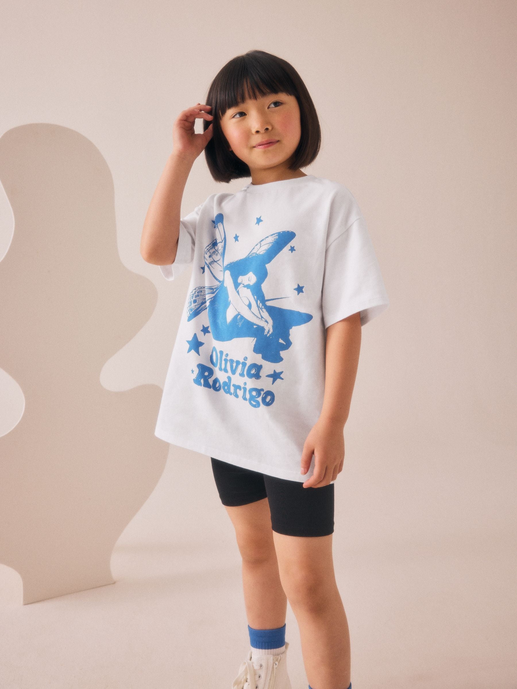 White Oversized Olivia Rodrigo License T-Shirt (3-16yrs)