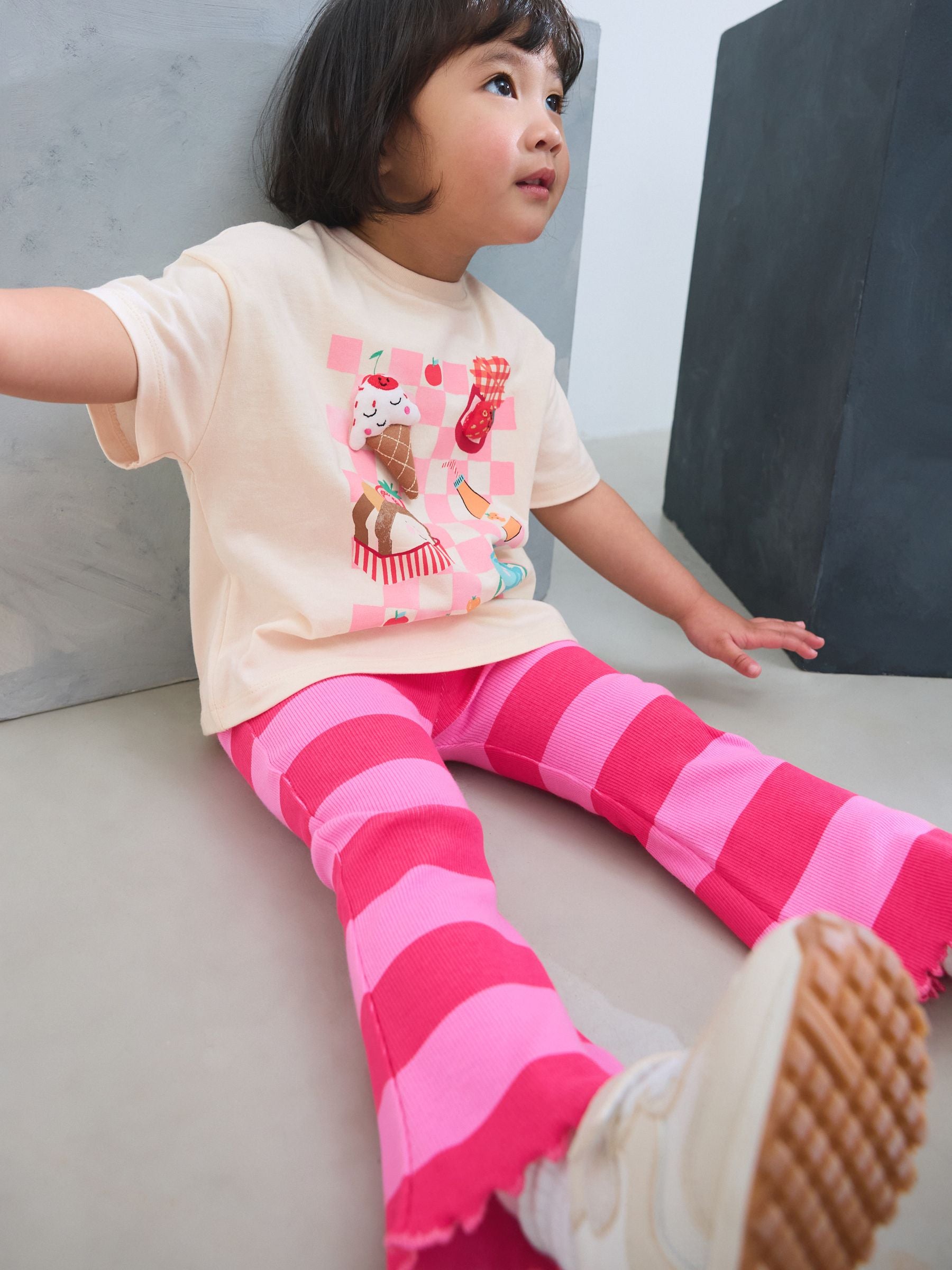 Pink Padded Picnic Characters Short Sleeve T-Shirt and Flare Leggings Set (3mths-7yrs)