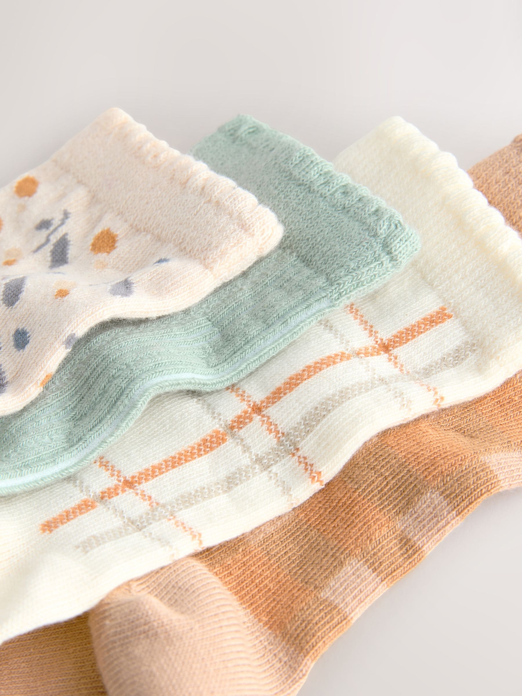 Neutral and Green 4 Pack Cotton Rich Ankle Socks